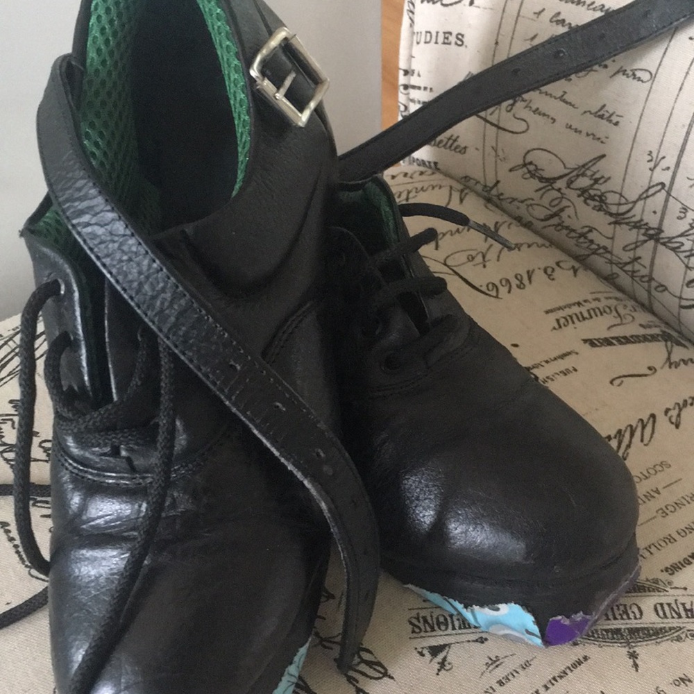 Women’s size 7.5 irish hard shoes